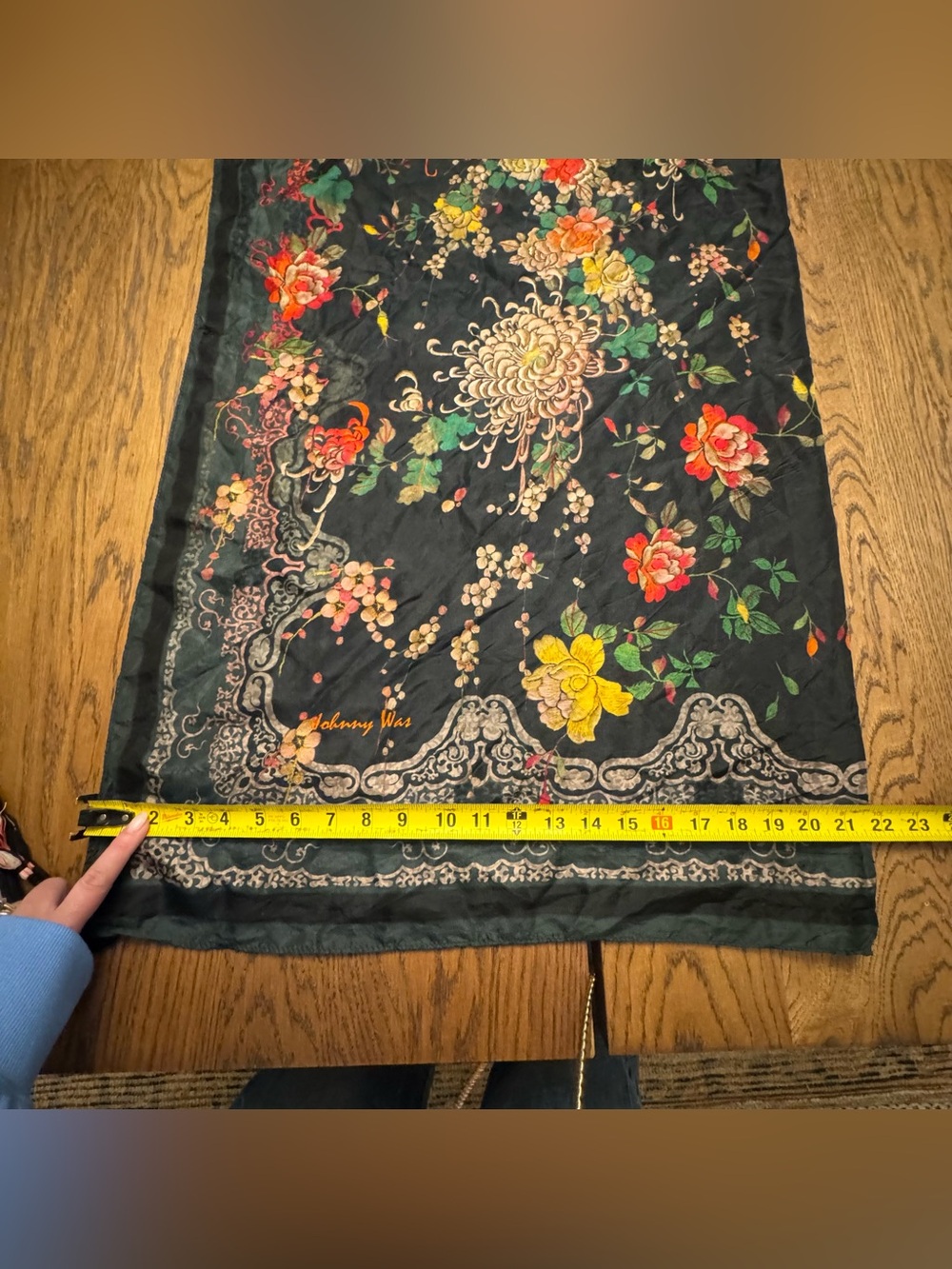Johnny Was Black Floral Square Tasseled Scarf Border Silk Scarf 42 X 42 Tassels - Picture 4 of 7